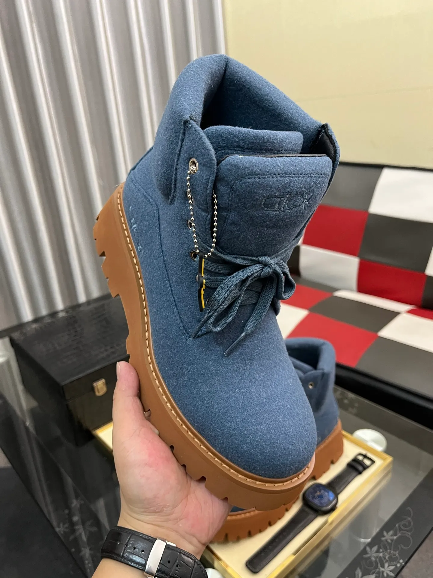 Men's shoes 💰: 540⌚️⌚️Dior top crafts Dior high-top boots counter synchronizes with the original factory configuration, original cowhide patchwork fabric imported from Italy, breathable and comfortable imported water-dyed cow lining, sole: original factory special original sole super comfortable, original factory with single goods high quality, you can enter and exit the counter at will, welcome to compare and synchronize with the counter, code number: 38-44
